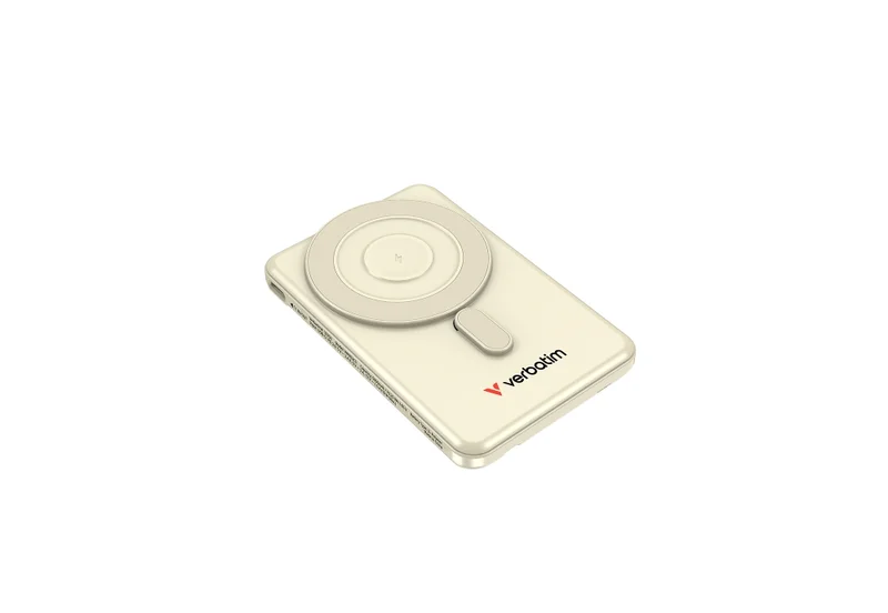 Verbatim Charge 'n' Go 2C Power Bank Magnetic Wireless 5000mAh with 2 USB-C Cables & Stand Gold