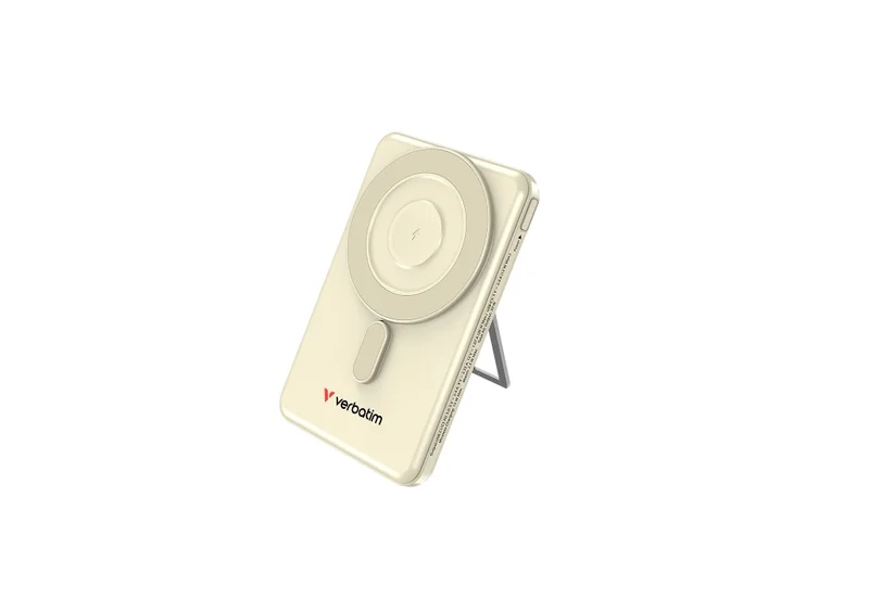 Verbatim Charge 'n' Go 2C Power Bank Magnetic Wireless 5000mAh with 2 USB-C Cables & Stand Gold
