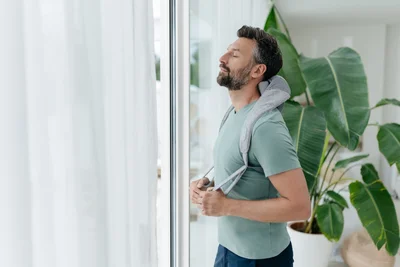 Beurer MG 154 3D Battery-Powered Neck Massager, 4 massage heads + 2 massage fingers;  2 speed; Hands-free; Automatic switch-off; Heat function; Washable removable cover