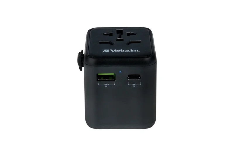 Адаптер за пътуване Verbatim UTA-02 универсален с USB-C PD 20W и USB-A QC 3.0
