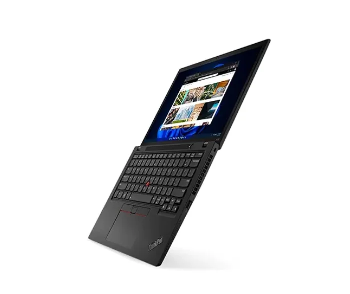 Лаптоп Lenovo ThinkPad X13 G3 Intel Core i5-1240P 13.3" WUXGA IPS 16GB 512GB SSD Windows 11 Pro Черен