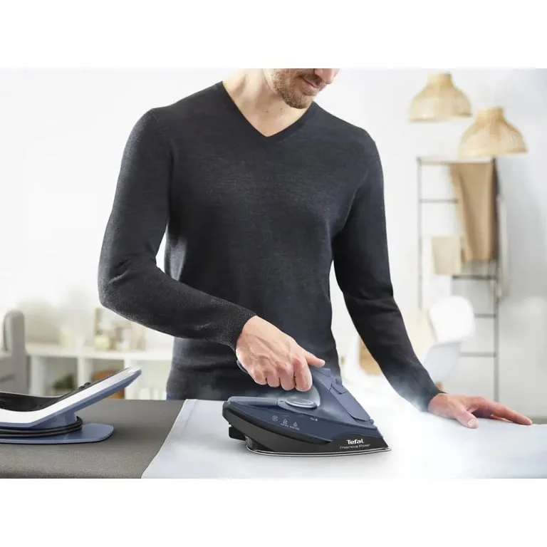 Tefal FV6675E0 Steam Iron Freemove Power