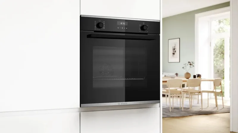 Bosch HBG237BB4, SER6, Oven A+, ecoClean back+Hydro, 8 HM, AutoPilot 10, SoftClose&SoftOpen, Air Fry tray, black