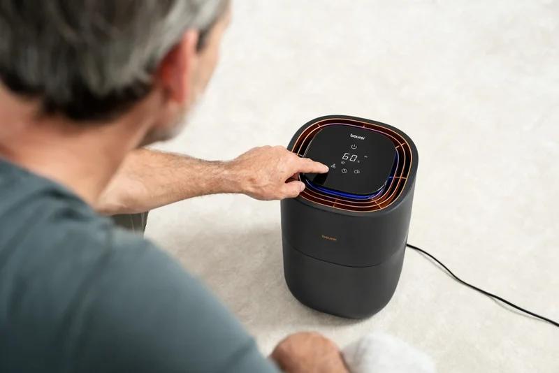 Beurer LB 300 plus Air humidifier- Natural cold evaporation technology, 3 fan speeds, up to 300 ml/h, up to 45 m2, WT 3l, Night mode and timer function