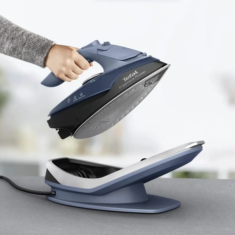 Tefal FV6675E0 Steam Iron Freemove Power