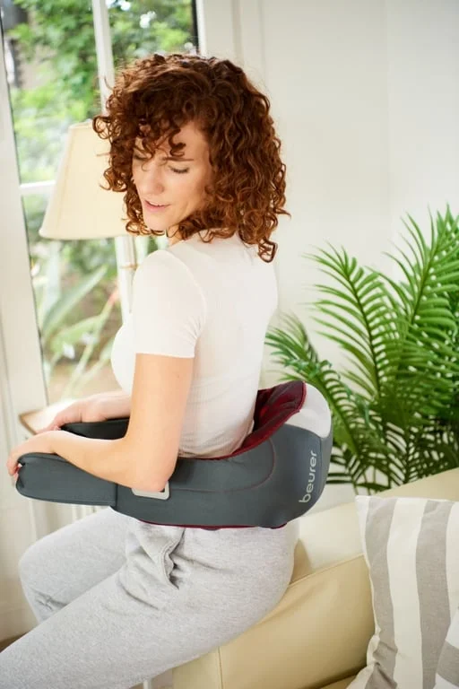 Масажор Beurer MG 151 3D Shiatsu за рамене, врат, гръб и крака, 8 въртящи се шиацу глави, функция топлина, 3 степени, автоматично изключване, сива