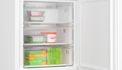 Bosch KGN497WDF, SER4, FS fridge-freezer NoFrost, D, 203/70/67cm, 440l(311+127), 35dB(B), IC, VitaFresh XXL, 0° drawer, Glossy Backwall with Multi Airflow, 2 cooling systems, Intelligent Inverter Technology, White, display