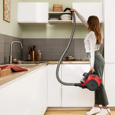 Прахосмукачка BOSCH – BGC05RD2H, серия 2, 700W, без торба, червен/черен