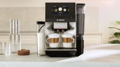 Bosch TQE80703, SER8, Fully automatic coffee machine VeroBar 19 bar, TFT display 5", HC, Up to 36 bev.(incl. HC), Inox front, Cup warmer, Aroma Select, ColdBrew, CeramDrive
