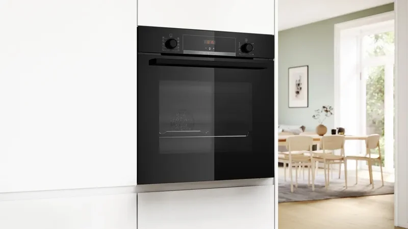 Bosch HBA554EB3 SER4, Oven A+, ecoClean full+Hydro, 7 HM, 1 lvl rails, Black
