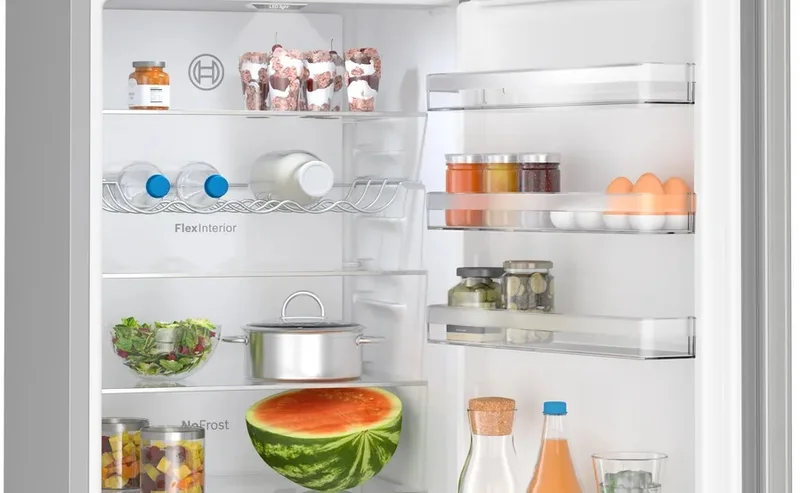 Bosch KGN397LDF, SER4, FS fridge-freezer NoFrost, D, 203/60/66cm, 363l(260+103), 35dB(B), IC, VitaFresh XXL, 0° drawer, Glossy Backwall with Multi Airflow, 2 cooling systems, Intelligent Inverter Technology, Inox-look, display