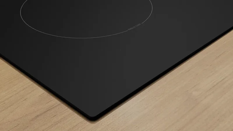 Bosch PVW81CHB1E, SER8, Induction electric cooktop, 5 zones (1 CombiZone + 3, 24cm ring), DirectSelect, PanBoost, frameless, 7,4 kW, 80cm, HC, Matt Black
