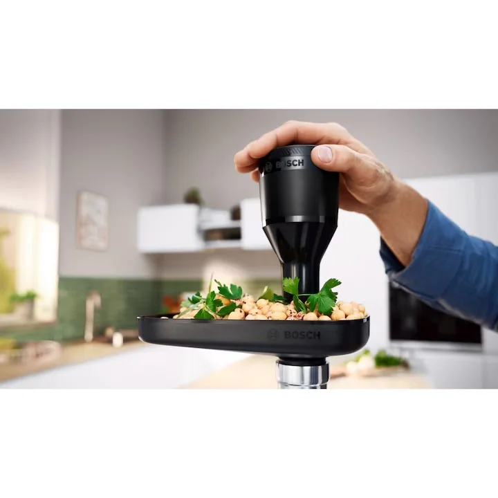 Месомелачка Bosch MFWS440B 1900W, 2.5 kg/min, приставки за наденица и зеленчуци, реверс функция, черен