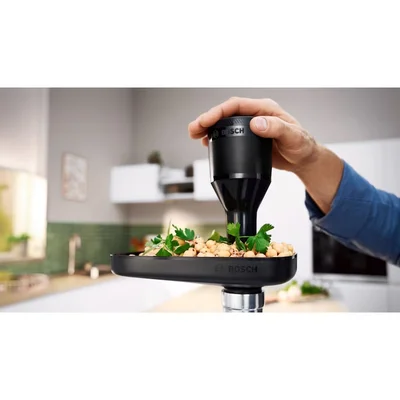 Месомелачка Bosch MFWS440B 1900W, 2.5 kg/min, приставки за наденица и зеленчуци, реверс функция, черен