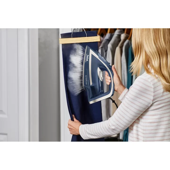 Tefal FV6872E0 Steam Irons Smart Protect Plus