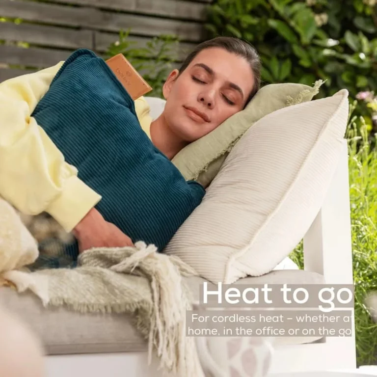 Електрическа възглавница Beurer HK 77 Heaty, литиево-йонна батерия, 3 температурни настройки, бързо загряване, кадифена калъфка, бежова, 45x45 cm