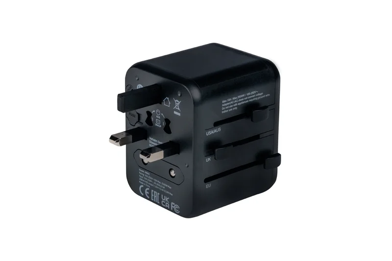 Универсален адаптер за пътуване Verbatim UTA-01 с 2 x USB-A порта, черен
