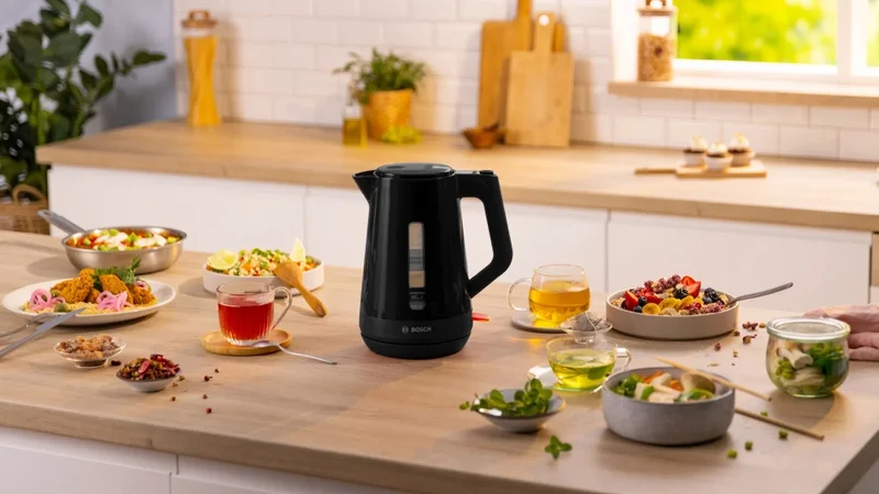 Bosch TWK1M123, MyMoment Plastic Kettle, 2400 W, 1.7 l, Cup indicator, Limescale filter, Triple safety function, Black