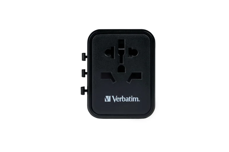 Универсален адаптер за пътуване Verbatim UTA-01 с 2 x USB-A порта, черен