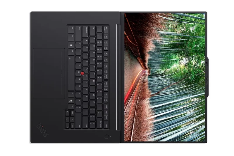 Лаптоп Lenovo ThinkPad P1 G8 Intel Core Ultra 7 255H 16" WUXGA IPS 32GB 1TB SSD NVIDIA RTX PRO 2000 8GB Windows 11 Pro Black