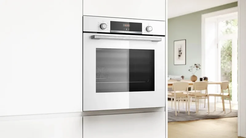 Bosch HBA534BW3 SER4, Oven A+, ecoClean back+Hydro, 7 HM, 1 lvl rail, White