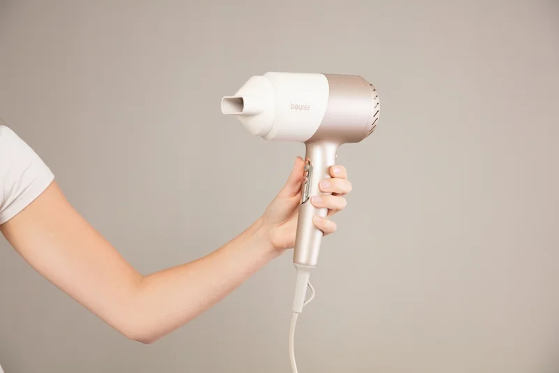 Beurer HC 40 Travel hair dryer, 2000 W, Narrow nozzle attachment, Ion function, 3 heat & blower settings, cold air, Hot-cold alternating mode, Removable safety filter, overheating protection, Bag