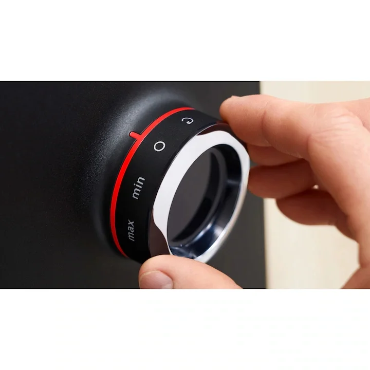 Месомелачка Bosch MFWS440B 1900W, 2.5 kg/min, приставки за наденица и зеленчуци, реверс функция, черен