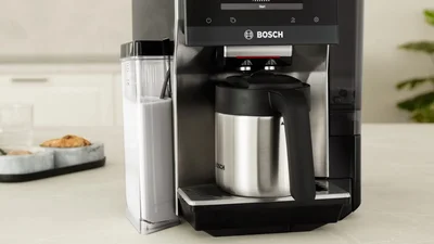 Bosch TQE80703, SER8, Fully automatic coffee machine VeroBar 19 bar, TFT display 5", HC, Up to 36 bev.(incl. HC), Inox front, Cup warmer, Aroma Select, ColdBrew, CeramDrive