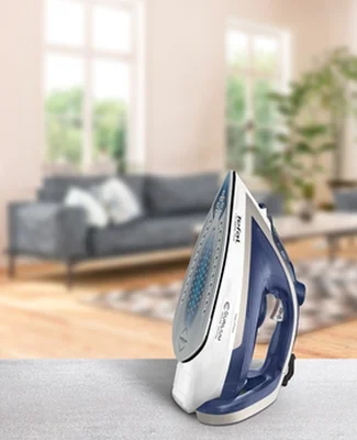 Tefal FV6812E0, Ultragliss Plus, 2800W, white&blue red, 0-50g/min, shot 260g/min, Durilium AirGlide Plus soleplate, automatic steam, AD, water tank 300 ml
