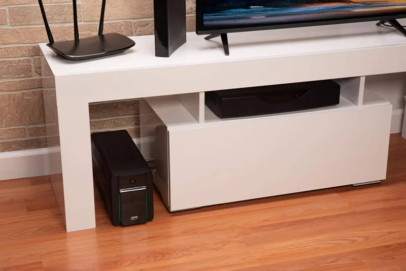 UPS APC Easy BVX900LI 900VA Line-Interactive