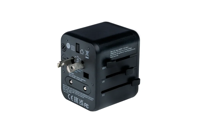 Адаптер за пътуване Verbatim UTA-02 универсален с USB-C PD 20W и USB-A QC 3.0