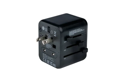 Универсален адаптер за пътуване Verbatim UTA-01 с 2 x USB-A порта, черен